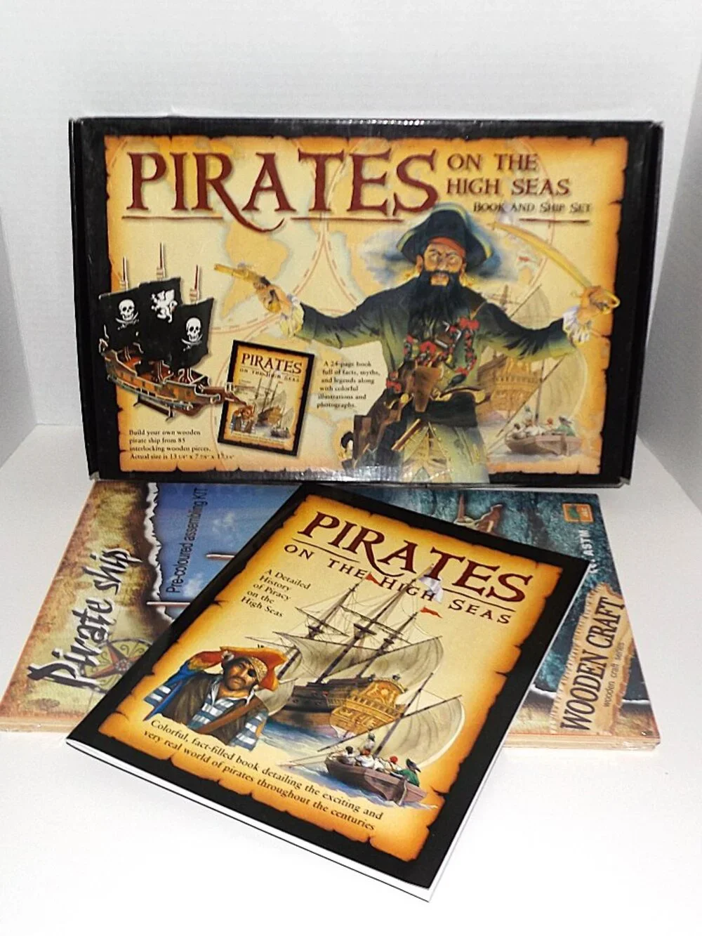 2007 Pirates On The High Seas Book And Ship Set Open Box Complete